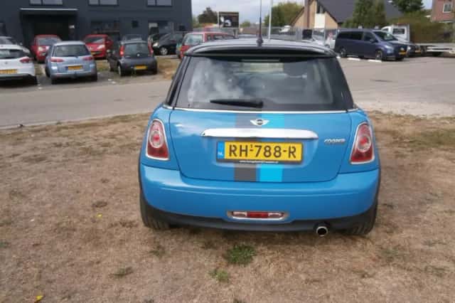 MINI Cooper (2012) thumbnail 5