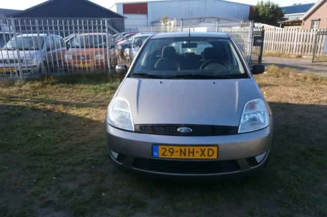 Ford Fiesta (2003) thumbnail 2