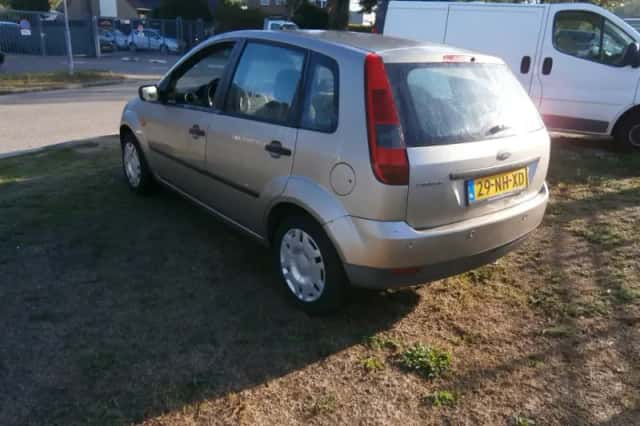Ford Fiesta (2003) thumbnail 4