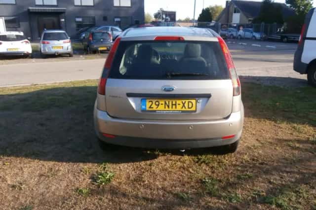 Ford Fiesta (2003) thumbnail 5