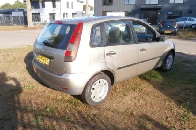 Ford Fiesta (2003) thumbnail 6
