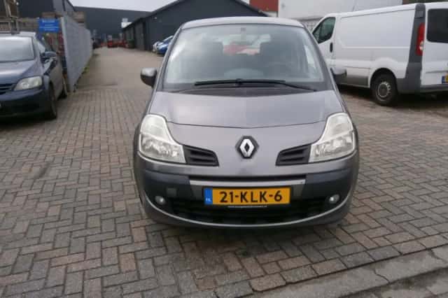 Renault Grand Modus (2010) thumbnail 2