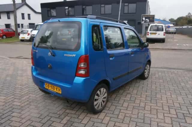 Suzuki Wagon R+ (2003) thumbnail 6