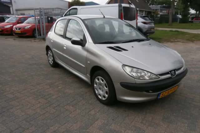 Peugeot 206 (2007) thumbnail 3