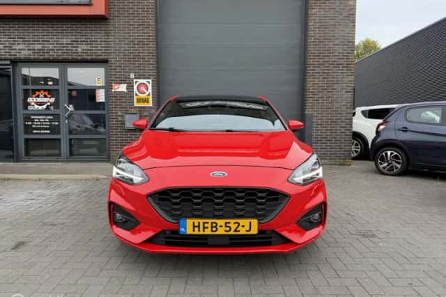 Ford Focus (2020) thumbnail 2