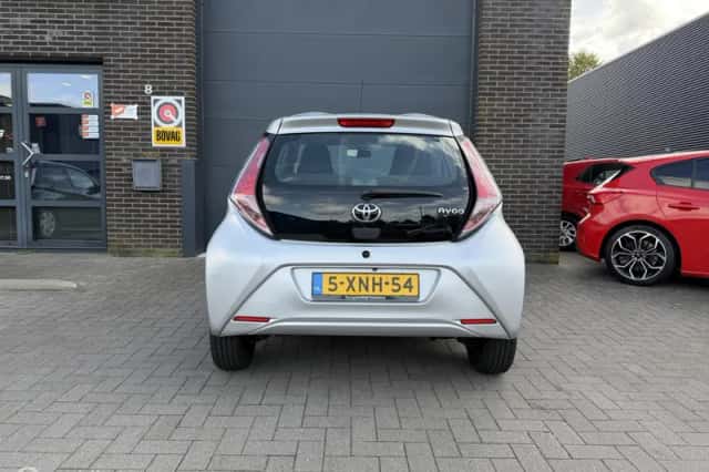 Toyota Aygo (2014) thumbnail 5