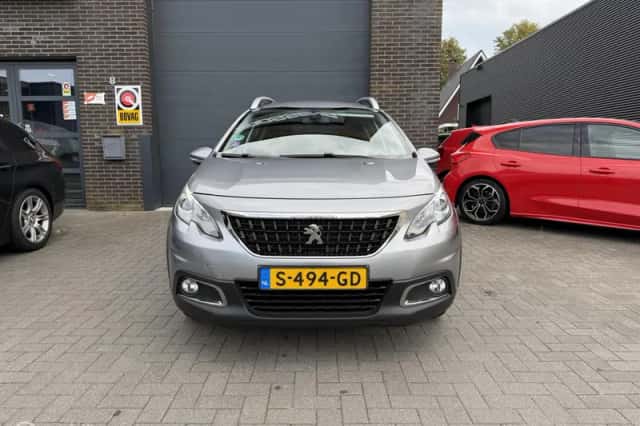 Peugeot 2008 (2019) thumbnail 2