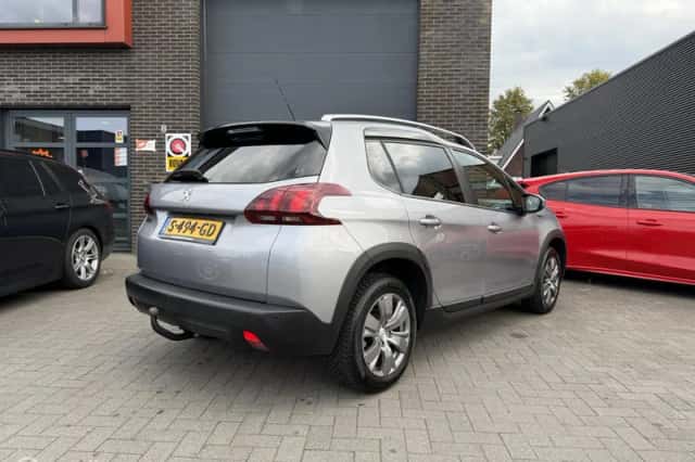 Peugeot 2008 (2019) thumbnail 4