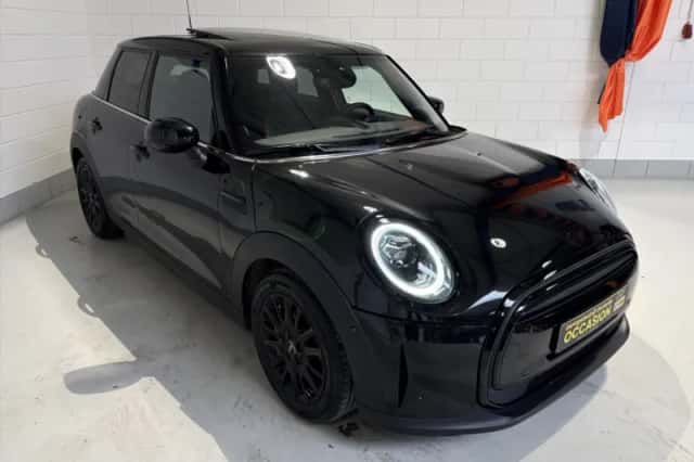 MINI Cooper (2023) thumbnail 1