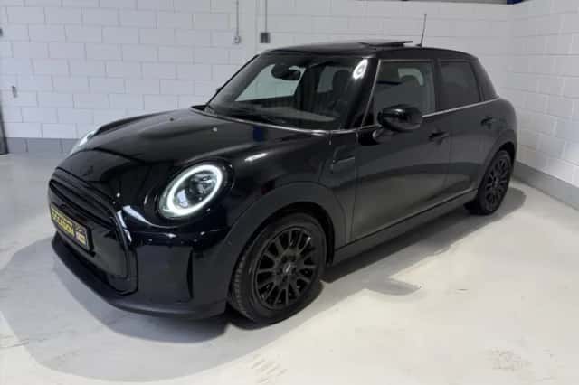 MINI Cooper (2023) thumbnail 5