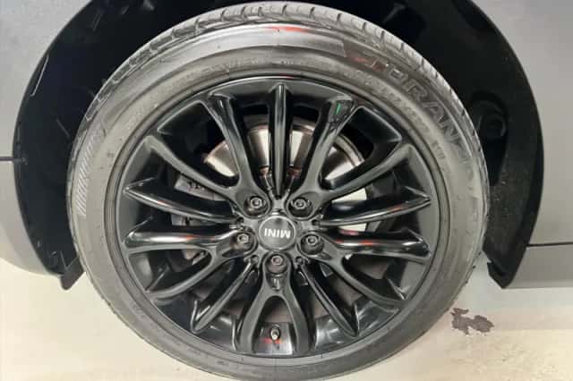 MINI Clubman (2017) thumbnail 4