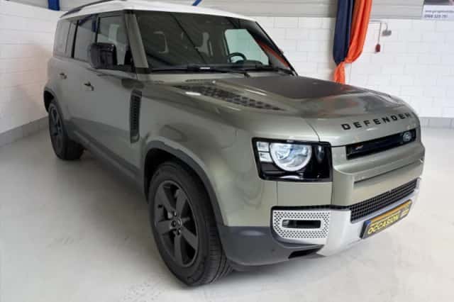 Land Rover Defender (2023) thumbnail 1