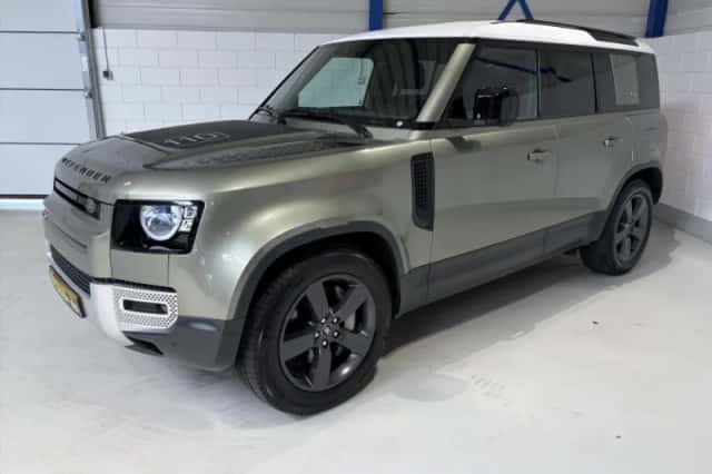 Land Rover Defender (2023) thumbnail 5