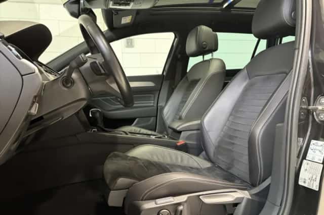 Volkswagen Passat (2020) thumbnail 3