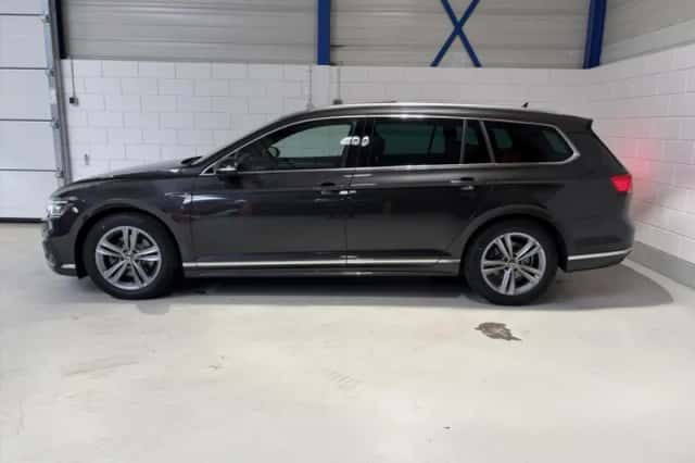 Volkswagen Passat (2020) thumbnail 6