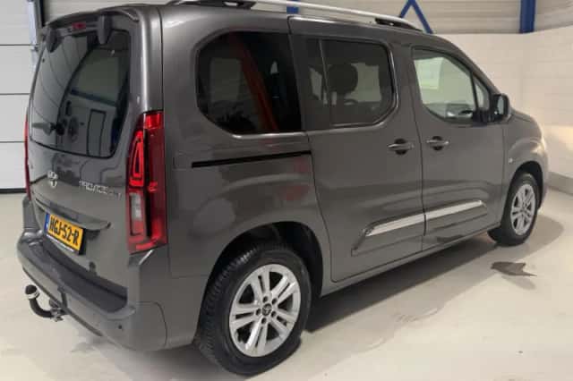 Toyota ProAce City Verso (2021) thumbnail 2