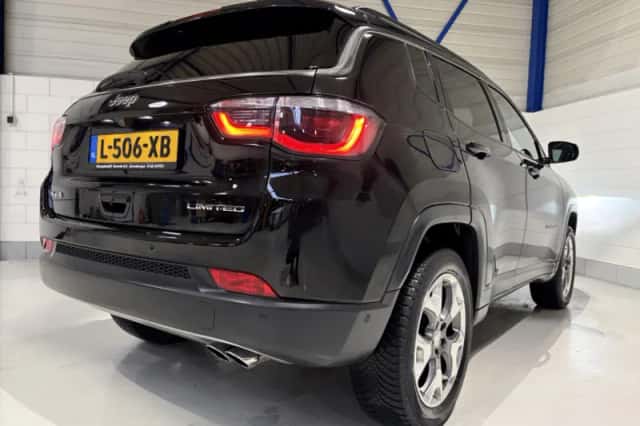 Jeep Compass (2020) thumbnail 2