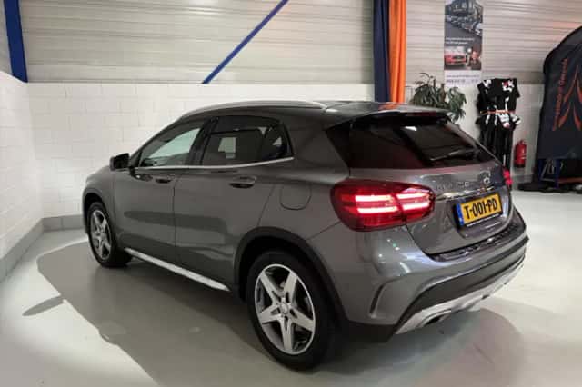 Mercedes-Benz GLA-Klasse (2017) thumbnail 2