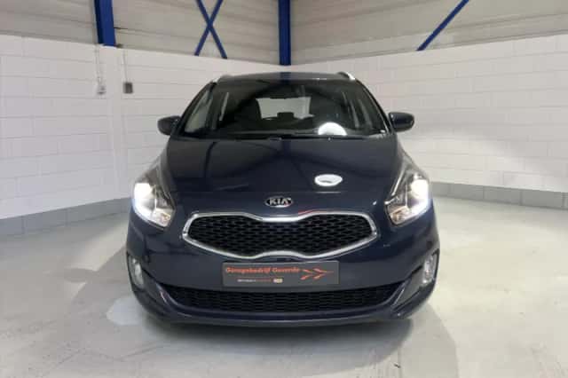 Kia Carens (2016) thumbnail 4