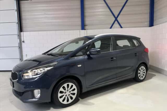Kia Carens (2016) thumbnail 5