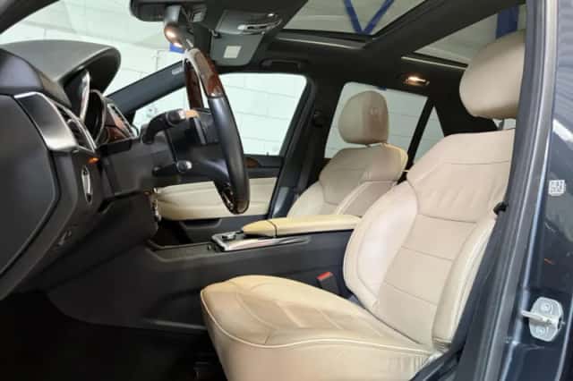 Mercedes-Benz M-Klasse (2013) thumbnail 3