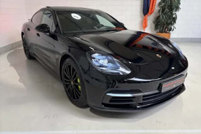 Porsche Panamera (2017) thumbnail 1