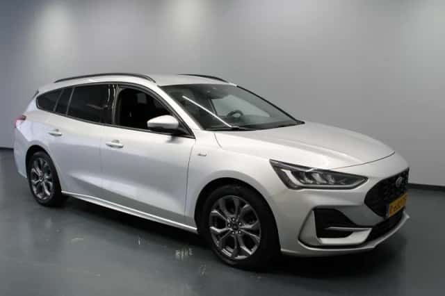 Ford Focus (2022) thumbnail 5