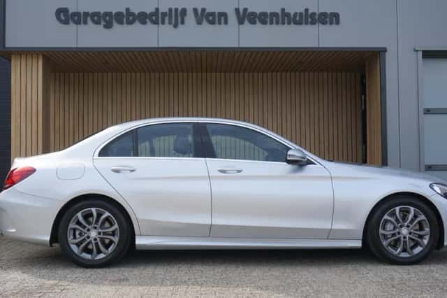Mercedes-Benz C-Klasse (2017) thumbnail 3