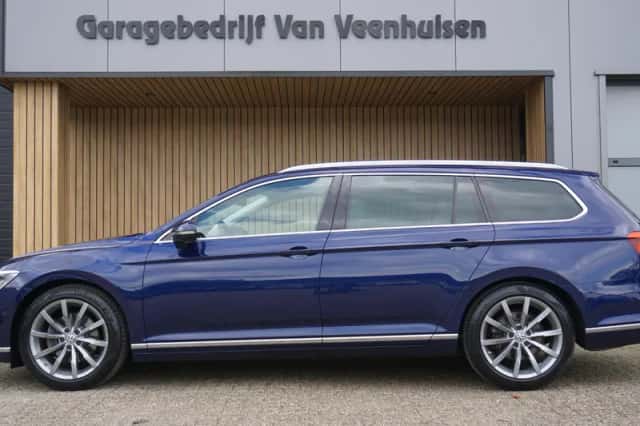 Volkswagen Passat (2017) thumbnail 2