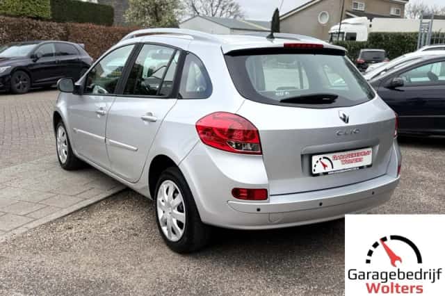 Renault Clio (2010) thumbnail 3