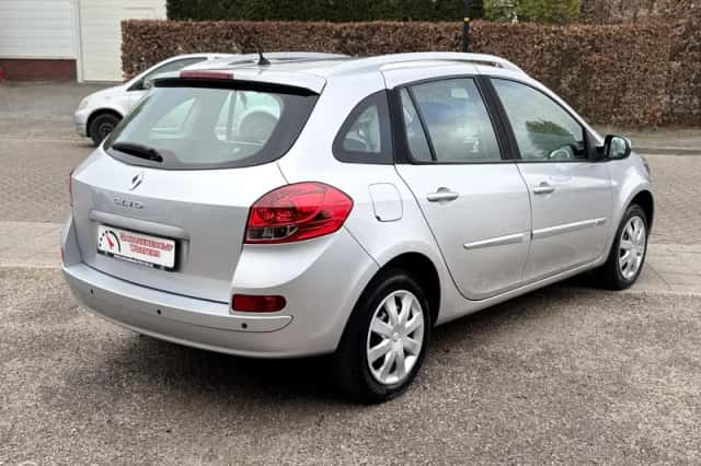 Renault Clio (2010) thumbnail 5