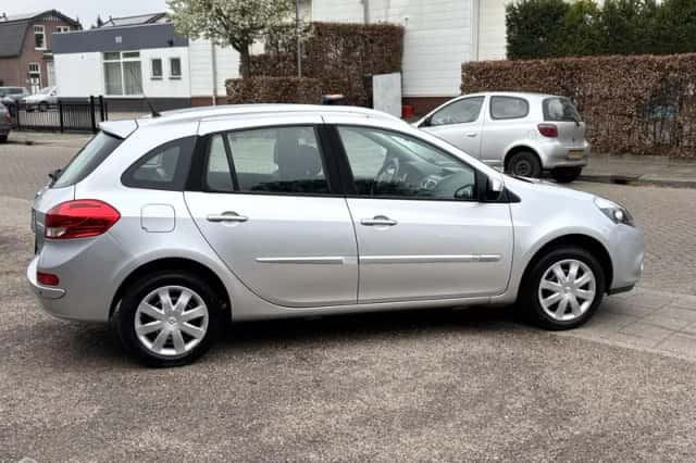 Renault Clio (2010) thumbnail 6