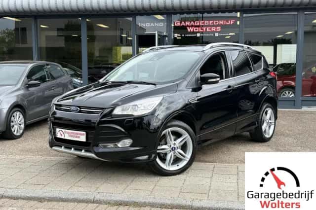 Ford Kuga (2016) thumbnail 1