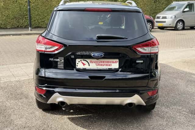 Ford Kuga (2016) thumbnail 4