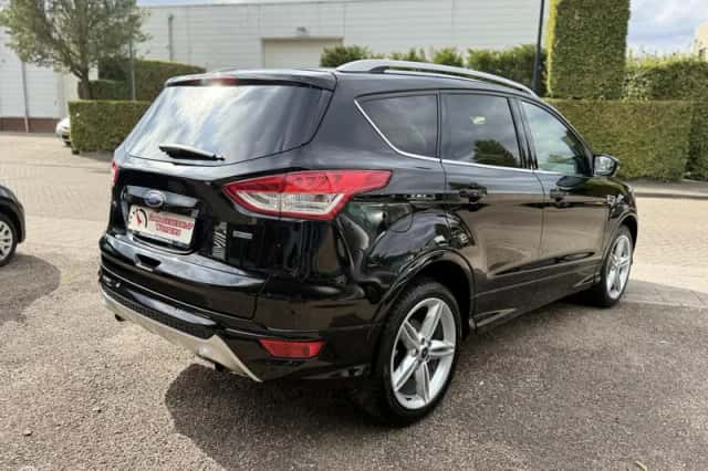 Ford Kuga (2016) thumbnail 5