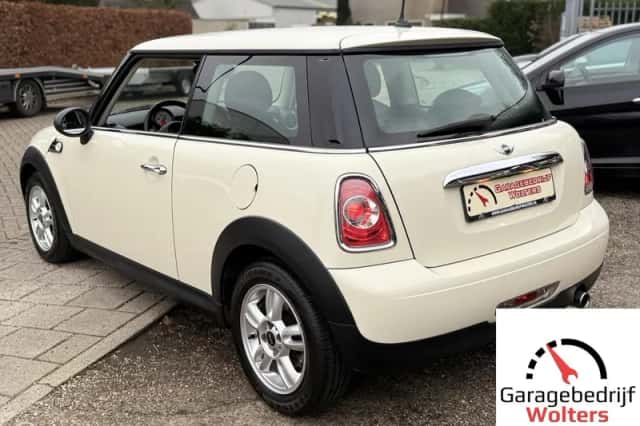 MINI One (2012) thumbnail 3