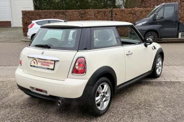 MINI One (2012) thumbnail 5