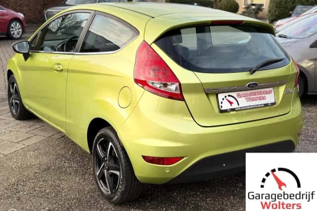 Ford Fiesta (2011) thumbnail 3