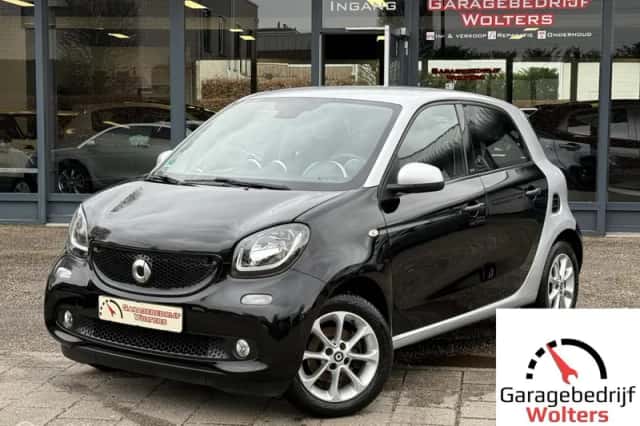 Smart ForFour (2016) thumbnail 1