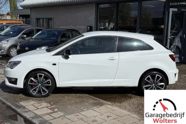 SEAT Ibiza (2014) thumbnail 2