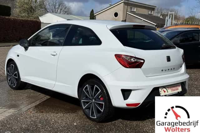 SEAT Ibiza (2014) thumbnail 3