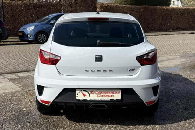 SEAT Ibiza (2014) thumbnail 4