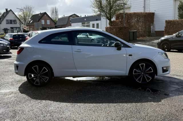 SEAT Ibiza (2014) thumbnail 6