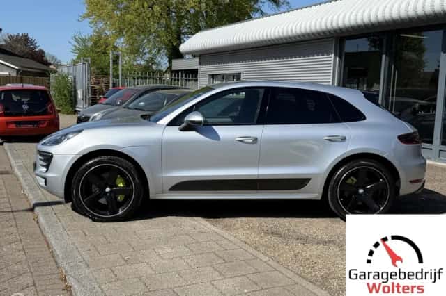 Porsche Macan (2014) thumbnail 2