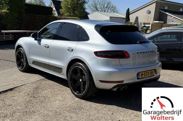 Porsche Macan (2014) thumbnail 3