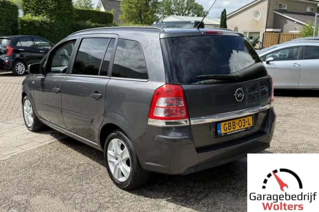 Opel Zafira (2011) thumbnail 3