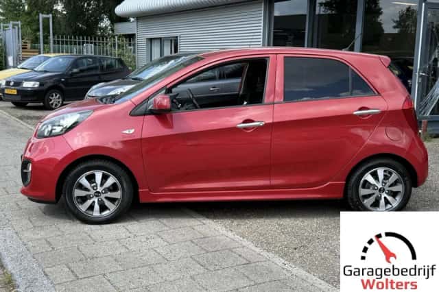 Kia Picanto (2015) thumbnail 2