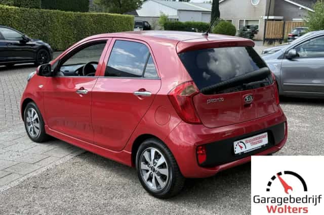 Kia Picanto (2015) thumbnail 3