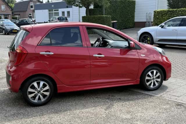 Kia Picanto (2015) thumbnail 6
