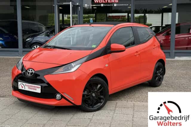 Toyota Aygo (2016) thumbnail 1
